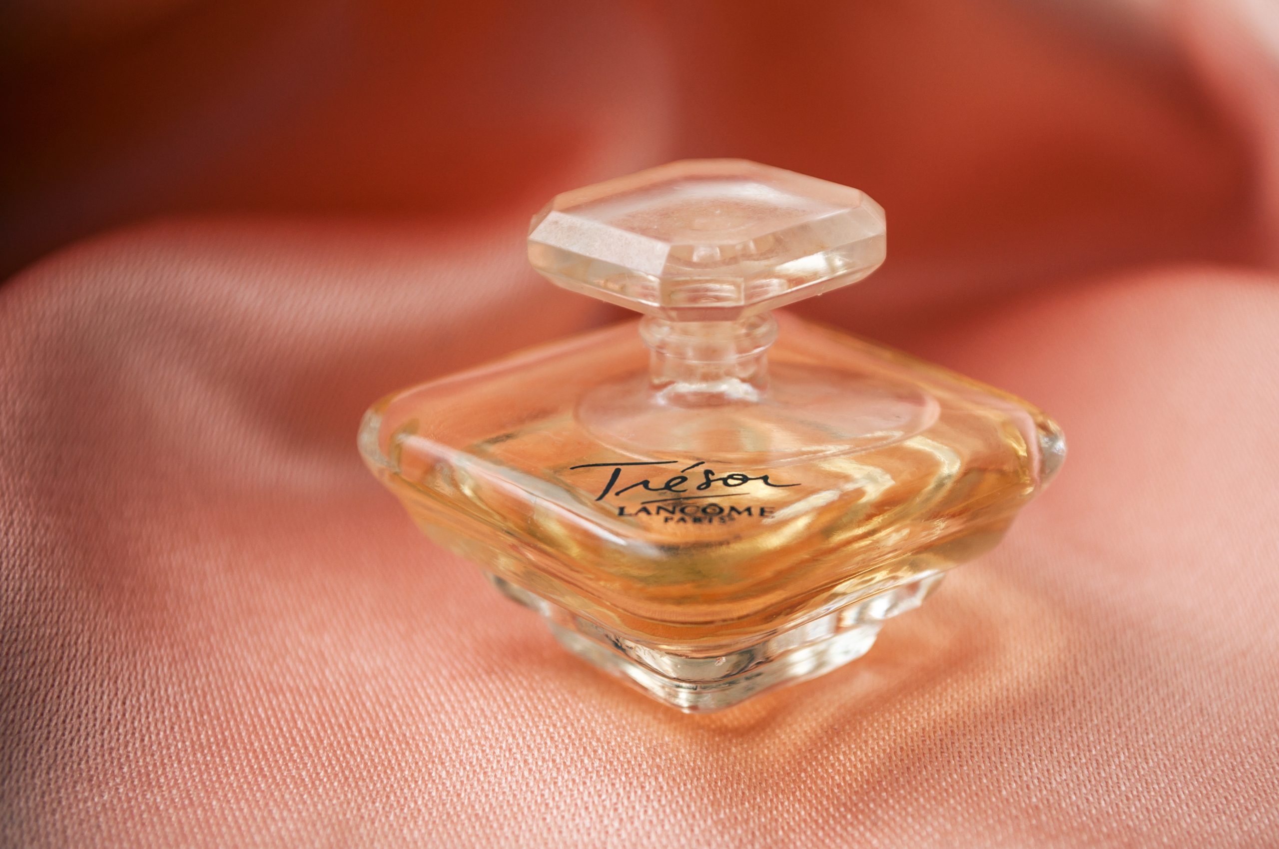 Oud Perfume and the Modern Woman Balancing Tradition and Trend